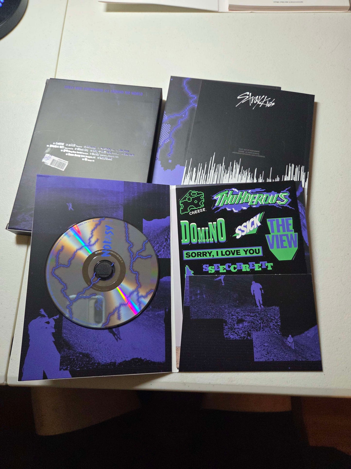 Noeasy 2021 CD Box Set (incl. 84pg photobook, 16pg lyric book, stickers)