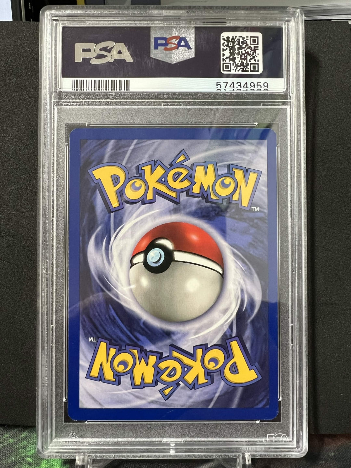 Pokemon 1999 Poke Ball 64/64 1st Edition Jungle PSA 9