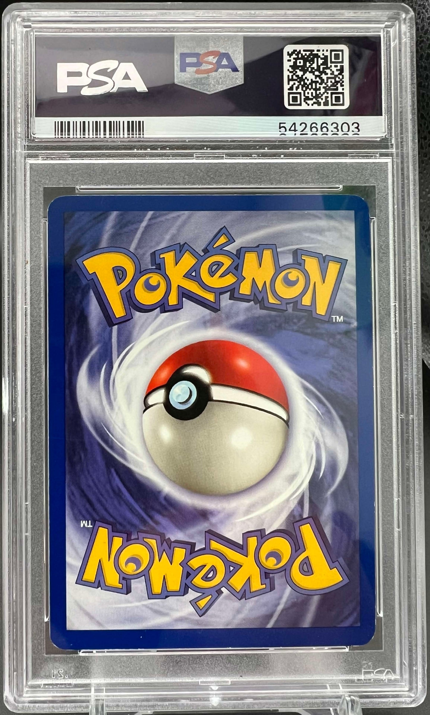 Pokemon 2000 Magikarp - Team Rocket 1st Edition - PSA 8