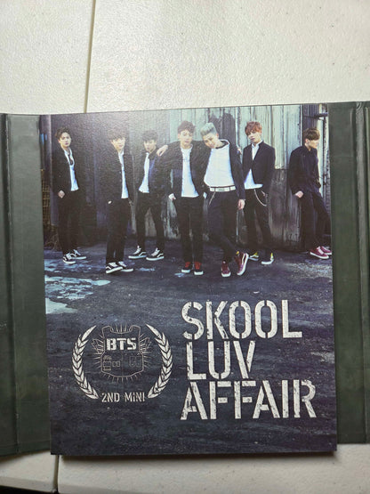 K-POP BTS 2nd Mini Album SKOOL LUV AFFAIR CD+115p P.Book+Photocard+Sticker+Gift