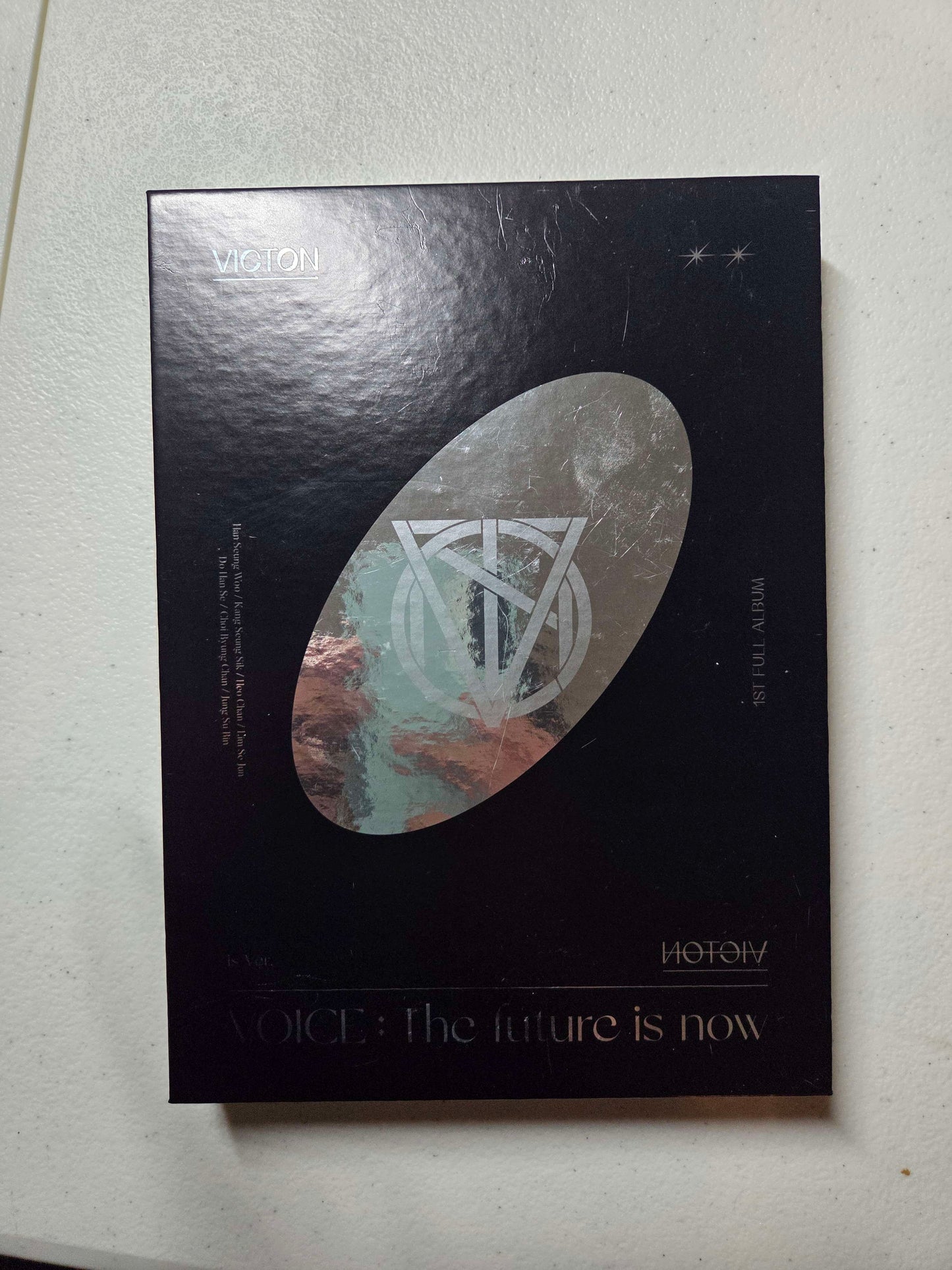 VICTON - Voice : The Future is Now [is ver.] (1st Album)