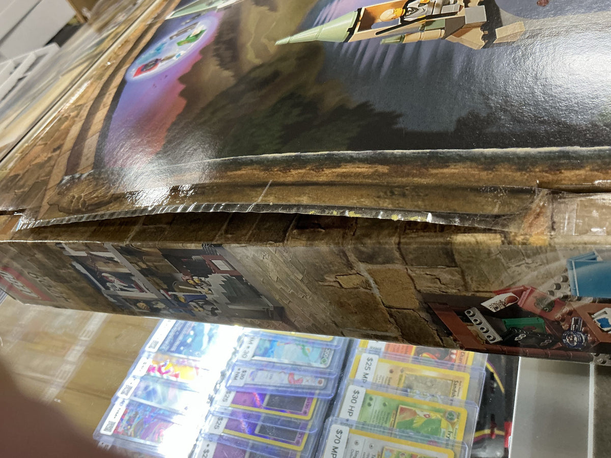 LEGO Harry Potter: Hogwarts Castle (4709) Sealed (see photos)