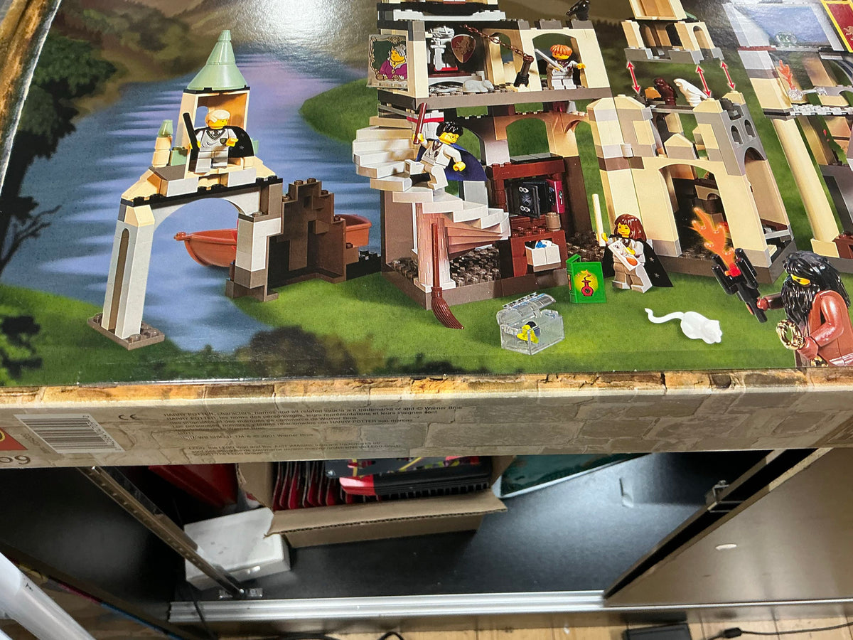LEGO Harry Potter: Hogwarts Castle (4709) Sealed (see photos)