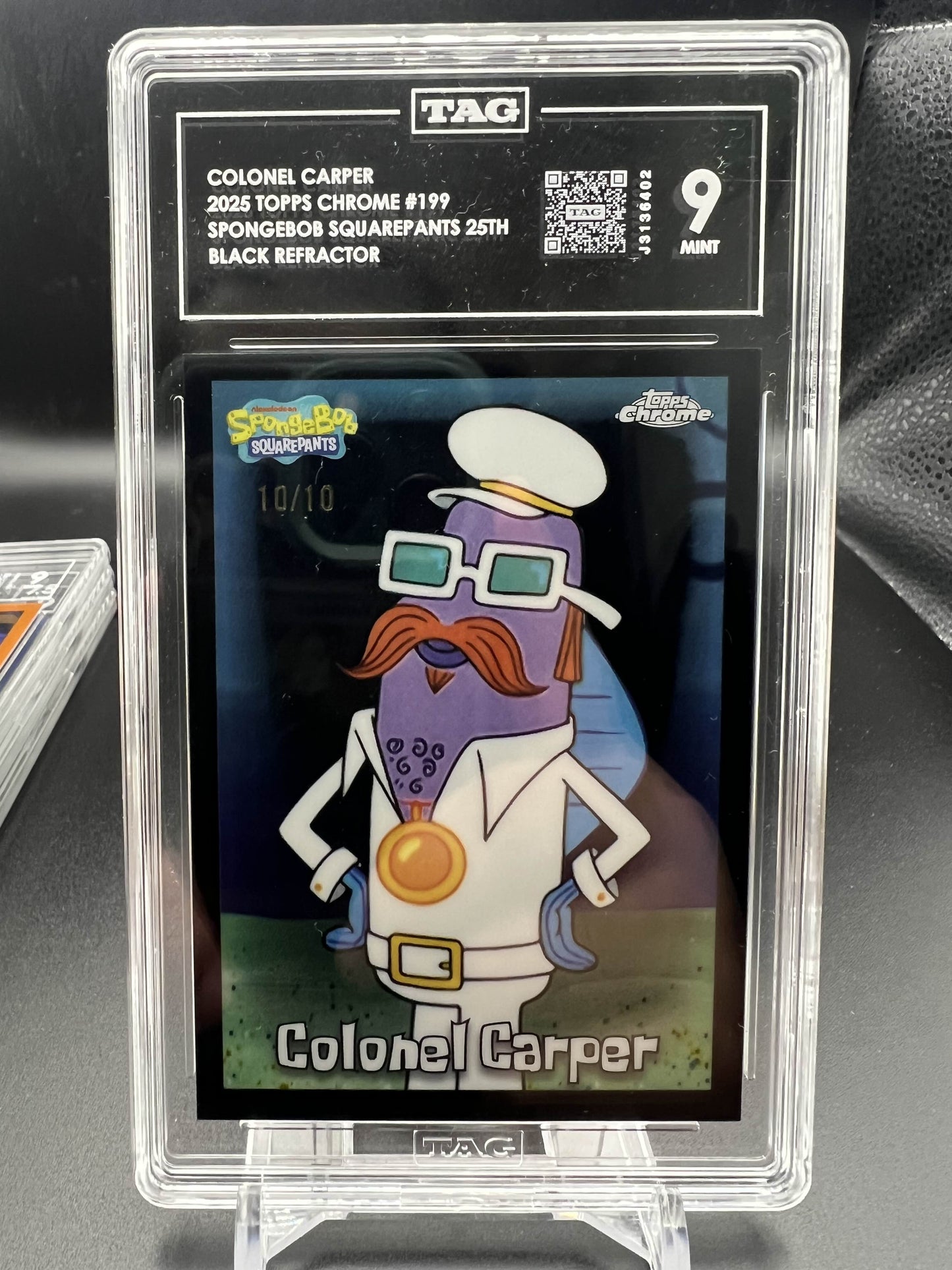 Topps Chrome 2025 Colonel Carper 10/10 - Spongebob 25th - Black Refractor - TAG 9